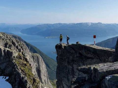 balestrand hiking mountains trails view amazing fjord