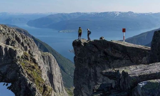 balestrand tur natursti utsikt fjelltopp topptur
